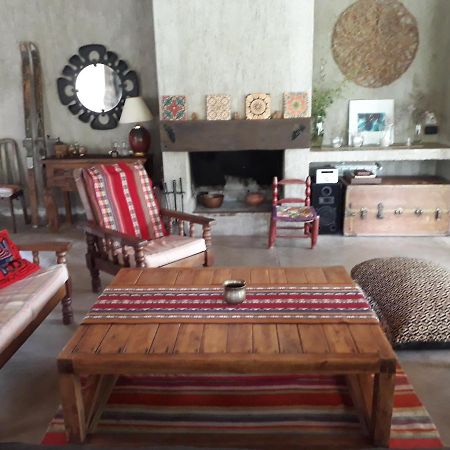 Casa Los Cerezos En Chacras De Coria Ngoại thất bức ảnh
