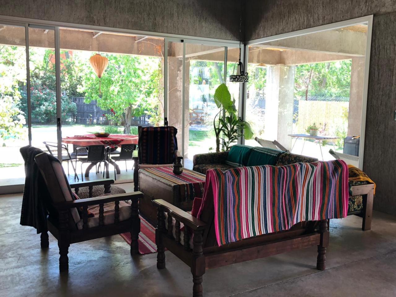 Casa Los Cerezos En Chacras De Coria Ngoại thất bức ảnh