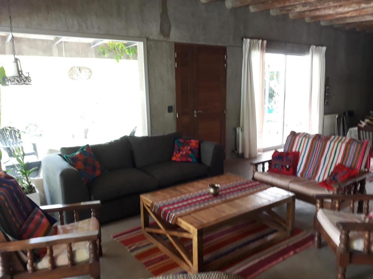 Casa Los Cerezos En Chacras De Coria Ngoại thất bức ảnh